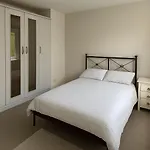 Cozy 2Br Flat Near City Centre Free Parking Fast Wifi